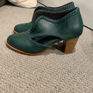 ELF Spirit Walker Booties BRAND NEW